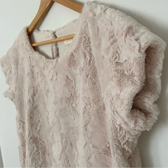 Maeve Faux Fur Top in Cream size Small Statement Luxe Anthropologie - Picture 5 of 15